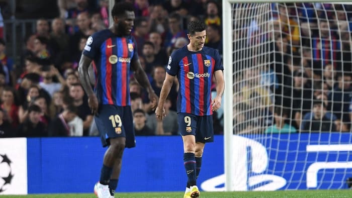 Barcelona’s Franck Kessie and Robert Lewandowski during a Champions League match vs. Bayern Munich